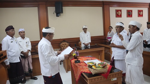 PERESMIAN DAN PENGUKUHAN ANTAR WAKTU ANGGOTA BPD DESA SANUR KAUH