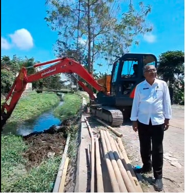 DIMULAINYA PENGERUKAN TUKAD LOLOAN UTARA OLEH PUPR KOTA DENPASAR