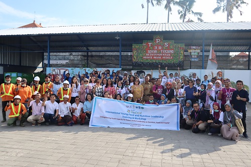 Kunjungan Praise ke TPS 3 R sekar Tanjung
