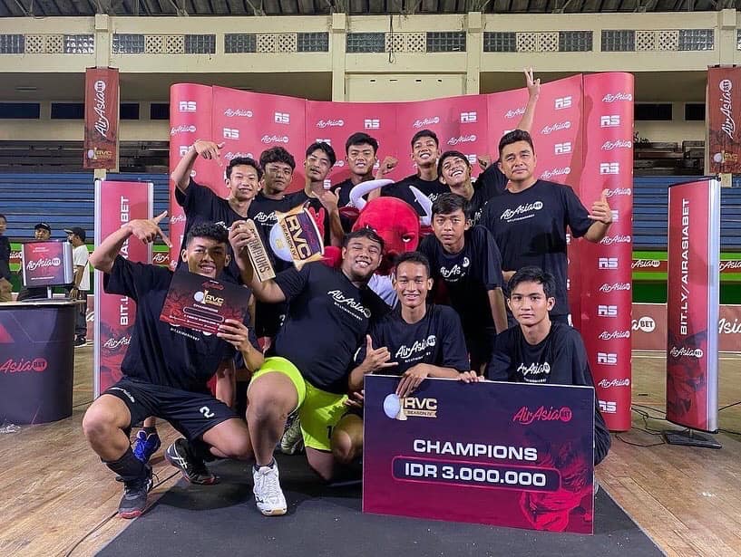 TIM BOLA VOLI SANUR KAUH JUARA 1 PIALA KATAR DENPASAR