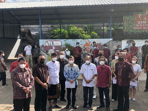 Kunjungan Mentri Bappenas Ke TPS 3 R Desa Sanur Kauh